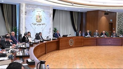 رئيس الوزراء يترأس اجتماع 