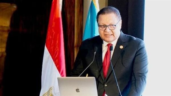 الدكتور أحمد طه