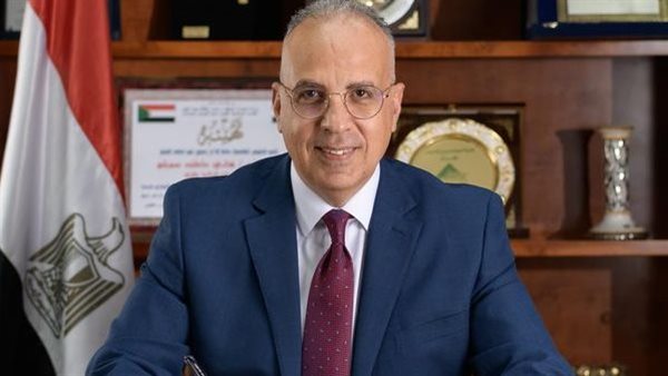 خلف الحدث