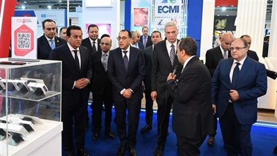 رئيس الوزراء يتفقد المعرض الطبي الأفريقي الثالث