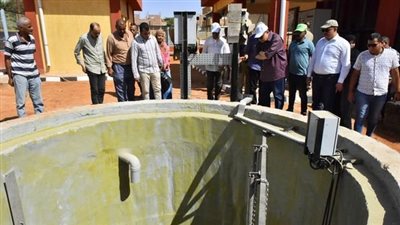 محافظ أسيوط يتفقد أعمال تنفيذ محطة معالجة صرف صحي الكوم الأحمر 