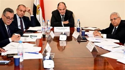 وزير التجارة يترأس لجنة الاختبارات الشفهية للمتقدمين للعمل بوظيفة ملحق تجاري بالوزارة
