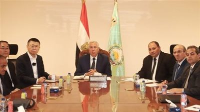 وزير الزراعة يبحث مع ممثلي إنتاج الدواجن بالصين تعزيز التعاون في إنتاج الأعلاف والأمصال