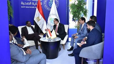 رئيس الرعاية الصحية يلتقي وزير صحة زيمبابوي لبحث سبل تعزيز التعاون المشترك