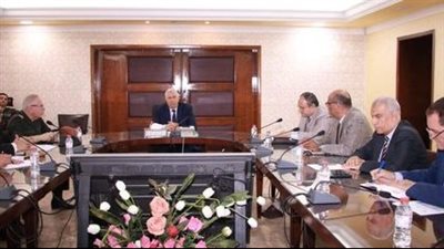 وزير الزراعة يتابع الموقف التنفيذي لمحطات شتلات القصب