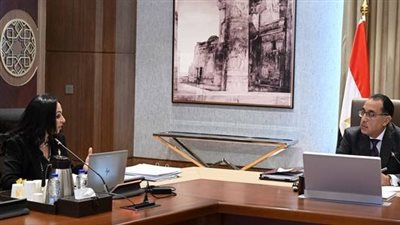 رئيس الوزراء يستعرض مع رئيسة المجلس القومي للمرأة ملفات عمل وأنشطة المجلس
