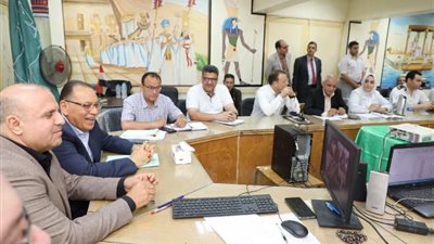 عبر الفيديو كونفرانس ... وزير التعليم يطمئن على انتظام امتحانات الثانوية العامة بالشرقية