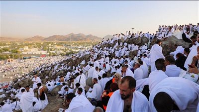 “السياحة والآثار” تعلن نجاح نفرة حجاج السياحة إلى المزدلفة وبداية رمي الجمرات