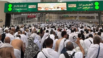 هل رمي الجمرات مقيد بوقت؟ الإفتاء تكشف التفاصيل الكاملة