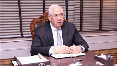 وزير الزراعة يتابع تجربة زراعة الجوجوبا غرب المنيا تنفيذا لتكليفات القيادة السياسية 
