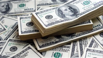بعد انخفاضه .. مفاجأة فى سعر الدولار اليوم ببداية التعاملات