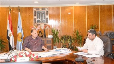 محافظ أسيوط يؤكد ضرورة النزول الميداني لمتابعة المشروعات الجارية وتذليل العقبات للارتقاء بالخدمات