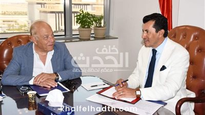 وزير الشباب والرياضة يبحث مع جمعية المستثمرين بالعاشر من رمضان سبل التعاون المشترك