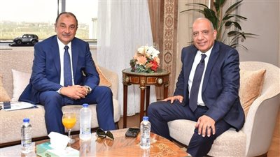 وزير قطاع الأعمال العام يستقبل وزير الكهرباء بمقر الوزارة
