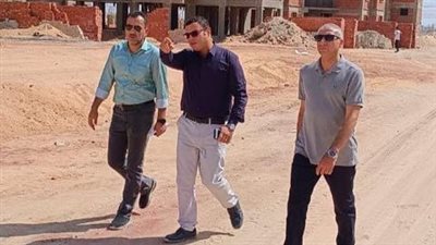 وزير الإسكان يتفقد وحدات 