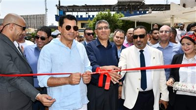 وزير الرياضة ومحافظ الجيزة يفتتحان مجمع ألعاب مائية جديد في نادي الترسانة