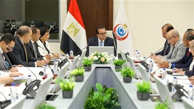 الصحة تناقش مشروع التطوير المؤسسي للوزارة لدعم صانع القرار في تحديد المسؤوليات