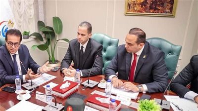 وزير الصحة يتابع الموقف التنفيذي لربط وتحليل ومعالجة كافة بيانات القطاع الصحي