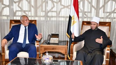 وزير الأوقاف ومحافظ الوادي يبحثان دعم خطة الدعوة وتطوير المساجد 