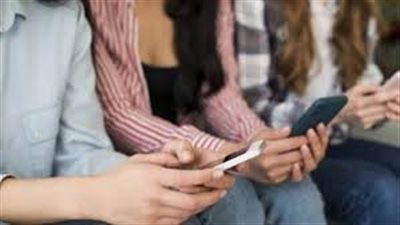 إزاي نحمي أطفالنا من مخاطر السوشيال ميديا (فيديو)