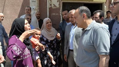 في لفتة إنسانية.. محافظ أسيوط يستجيب لسيدة بنزلة عبداللاه ويوجه بعلاجها على نفقة الدولة 