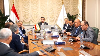 وزير التموين يبحث إجراءات ضبط الأسعار و الأسواق مع الغرف التجارية