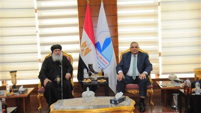 رئيس جامعة كفر الشيخ يستقبل وفد كنسي رفيع المستوي