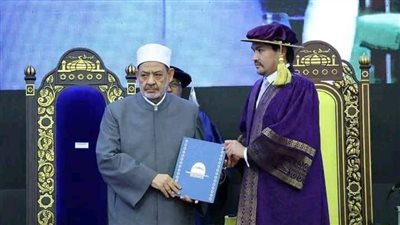 مدير إدارة العلاقات الدولية بالإدارة الدينية لمسلمي روسيا يهنىء شيخ الأزهر لفوزه بلقب أفضل شخصية إسلامية في العالم
