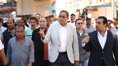 خلال جولته بمركز نجع حمادى .. محافظ قنا يتفقد عددا من القطاعات الخدمية