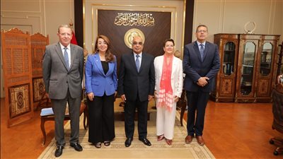 وزير العدل يبحث مع غادة والي سبل تعزيز مكافحة المخدرات والجريمة المنظمة