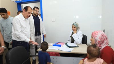 نائب وزير الصحة يتفقد 3 وحدات صحية بمحافظة قنا