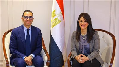 العمل على تحقيق اقتصاد تنافسي لجذب الاستثمارات 
