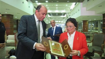 نادي قضاة مصر  يكرم الدكتورة عبلة الألفي نائب وزير الصحة لشئون السكان وتنمية الأسرة