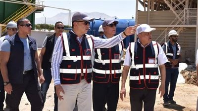 وزير قطاع الأعمال يتفقد مصانع 