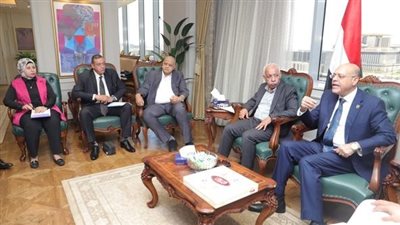 وزير العمل يشهد إجتماعًا لتطوير الجامعة العمالية