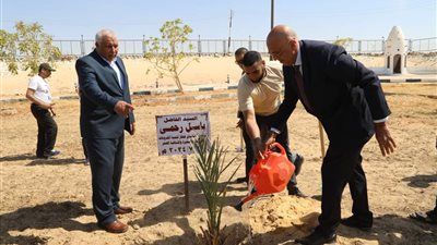 محافظ الوادي الجديد يستقبل رئيس جهاز تنمية المشروعات المتوسطة و الصغيرة ومتناهية الصغر 