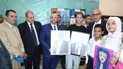 وزير التعليم ومحافظ بنى سويف يتفقدان مدرستى الشهيد هشام كمال الثانوية العسكرية والهلال الابتدائية 