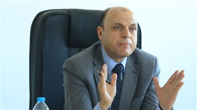 محافظ كفرالشيخ يعقد إجتماعًا لمناقشة سبل دفع الإستثمار وحل مشاكل المستثمرين وأصحاب المصانع
