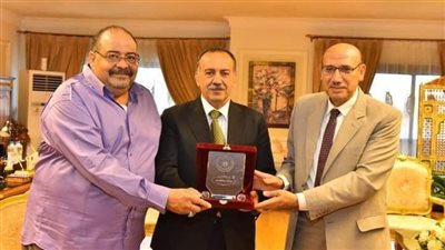 بالصور..محافظ أسيوط يلتقي نائب رئيس هيئة قصور الثقافة ونشاط ثقافي مكثف بالمحافظة قريبا