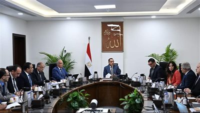 رئيس الوزراء يتابع الجهود الخاصة بتطهير مصرف 