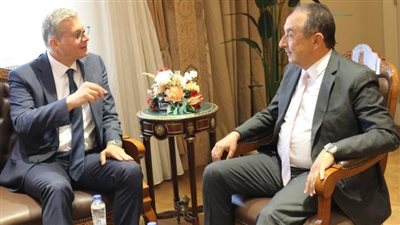 وزيرا قطاع الأعمال العام و البترول يبحثان تعظيم الاستفادة من الثروات الطبيعية