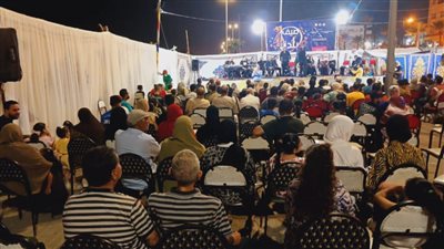 بالصور..فنون شعبية وأغاني من الزمن الجميل في ثاني ليالي 
