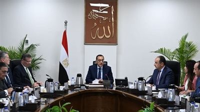 رئيس الوزراء يتابع موقف إنتاج الأسمدة بعد استئناف عمل المصانع