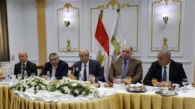 وزير الطيران: الشكر لجميع العاملين بالمطارات المصرية علي إدارة  أزمة الخلل التقني العالمي بحرفية عاليه
