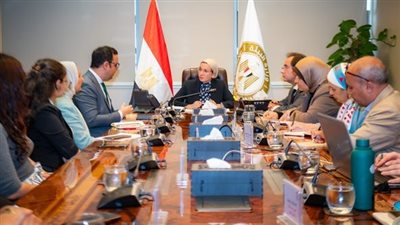 وزيرة البيئة تناقش مع لجنة الشباب والمناخ آليات العمل للمشاركة بمؤتمر COP29