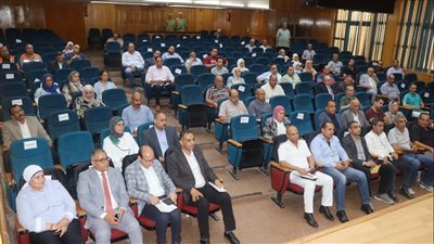 محافظ القليوبية يناقش استعدادات انطلاق التدريب العملى المشترك لمجابهة الأزمات والكوارث