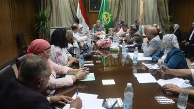 محافظ القليوبية يستمع لمشكلات أهالي شبرا وقليوب والقناطر الخيرية في لقاء جماهيري 