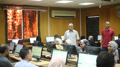 مركز التحول الرقمي بجنوب الوادي يجري اختبارات لعدد 114 باحث