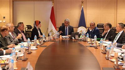 وزير السياحة والآثار يترأس الاجتماع الاول لمجلس إدارة المجلس الأعلى للآثار بعد توليه مهام منصبه