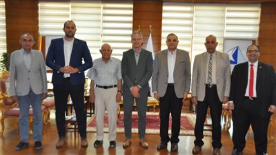 وفد السفارة الهولندية  يزور جامعه كفرالشيخ 
